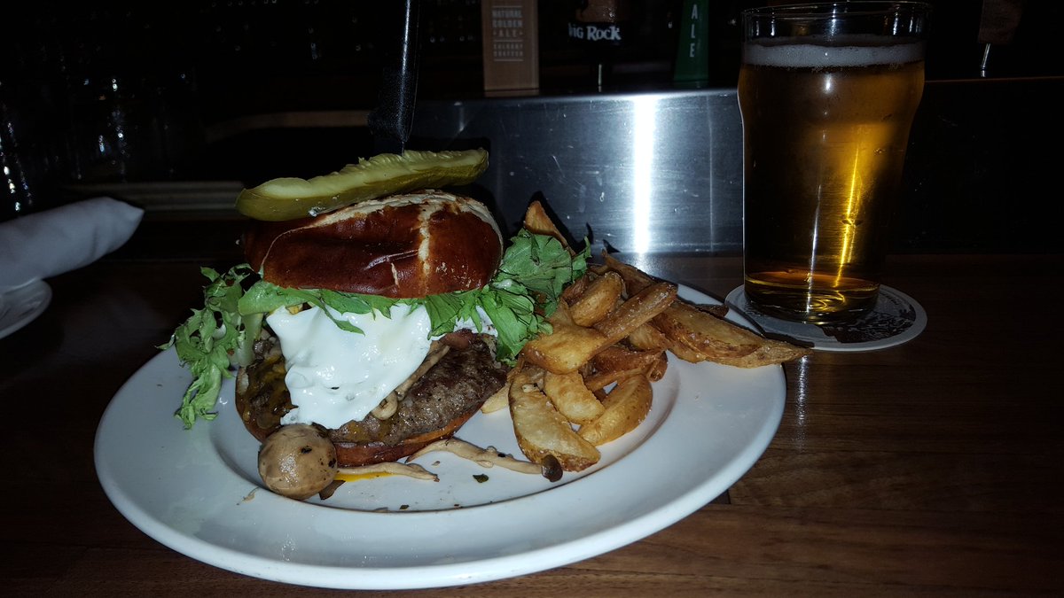 theChardRemains's tweet photo. @calgarydreamer stopped into @SmuggsInn for their land burger for @ABBurgerFest, more full than full #jennyrules https://t.co/YGKdrN2gCw