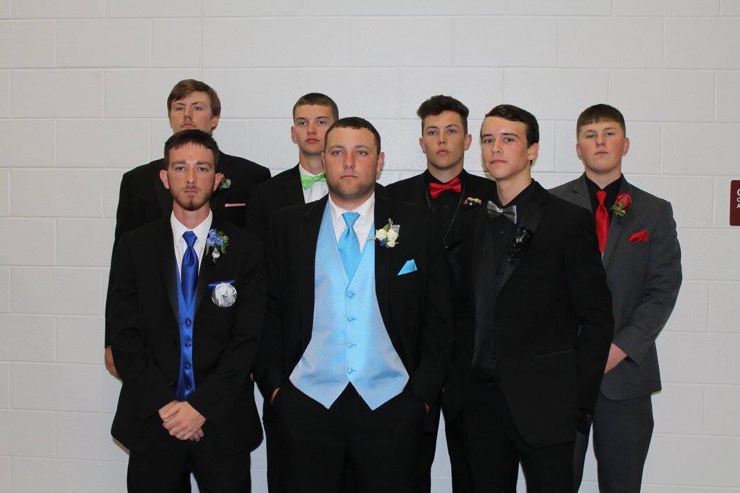 michaelgstewar1's tweet photo. From the 💎 to suits we bring it 💯#baseballfamily  👔⚾️ https://t.co/X1MKrrLfNc
