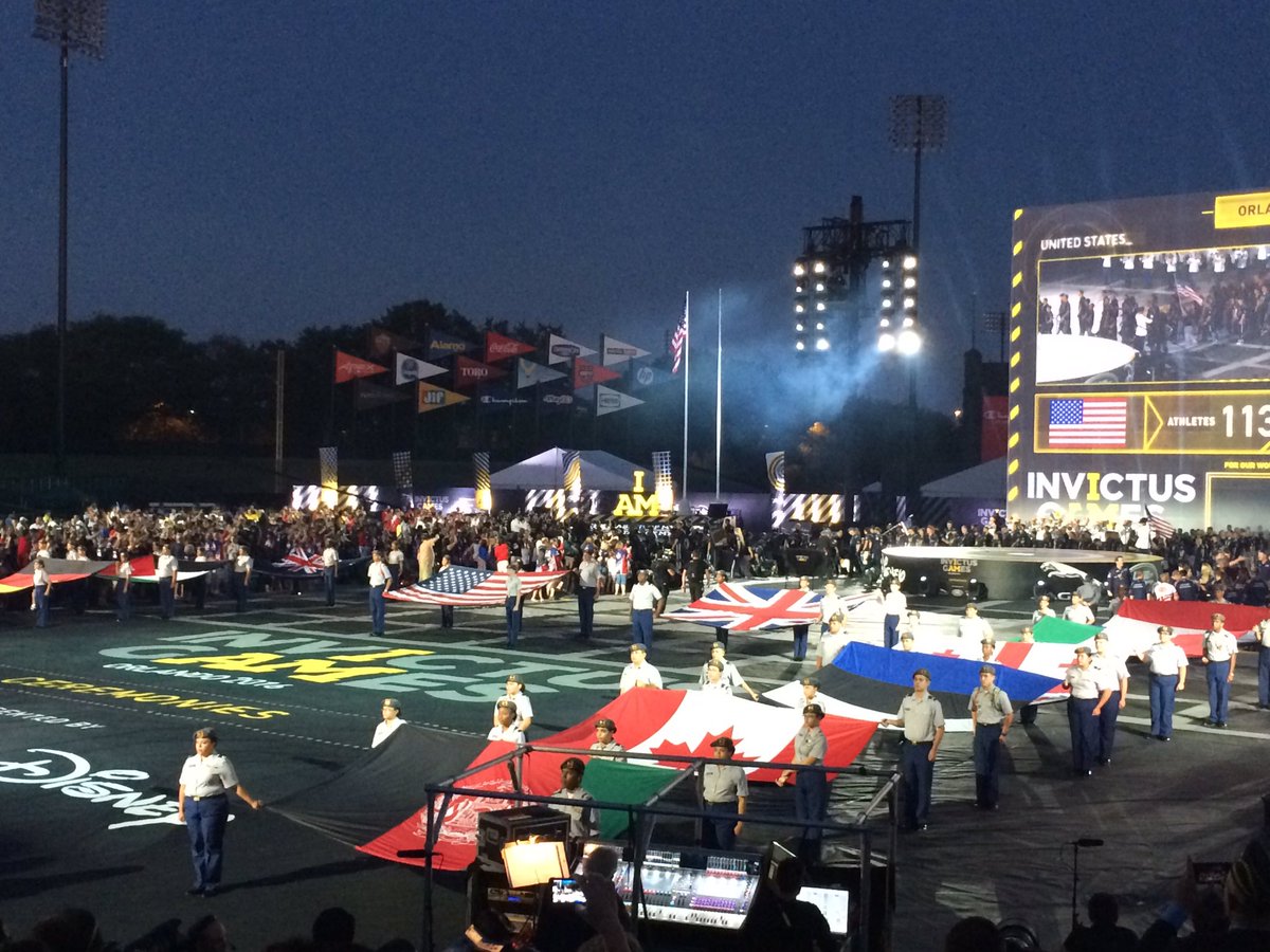 armeedeTerre's tweet photo. #EnDirect
Cérémonie d'ouverture des #InvictusGames2016 en grandes pompes! 🇫🇷 Allez les bleus 🇫🇷👏 #FiersDeNosSoldats https://t.co/8aUqIQYiDy