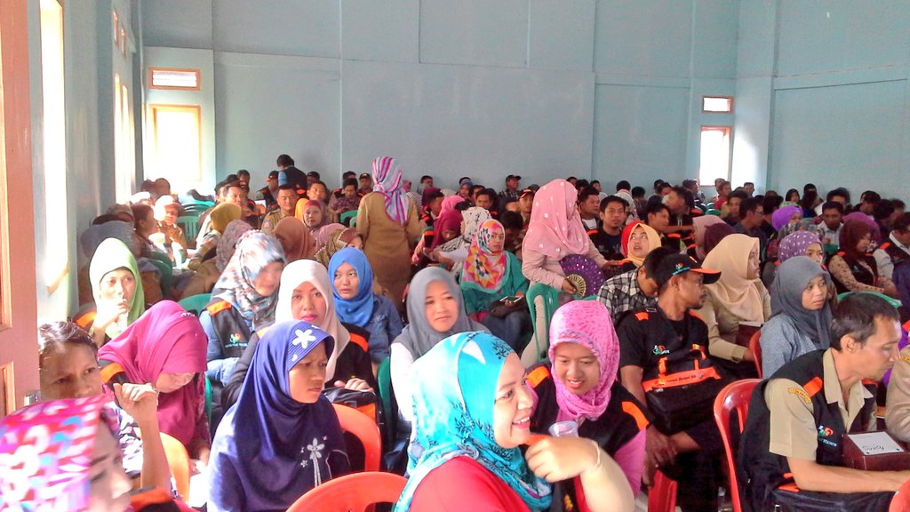 subangtalkcom's tweet photo. #InfoSBG @NiniSubang SE2016 sajikan data dan sistem usaha secara on-LINE zonasubang https://t.co/kaw1PgT9p6