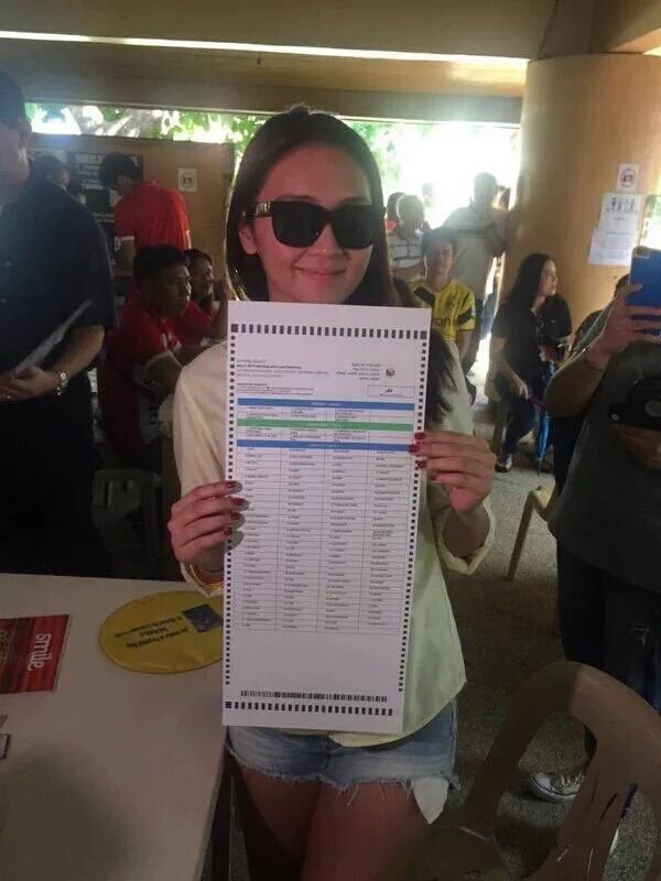 rosetongon's tweet photo. KathNiel Good luck sa inyu alam nyu na BAWAL hindi parin kayu sumusunod..
Law Breaker talaga kayo...para sa Comelec https://t.co/BbUovk6DxX
