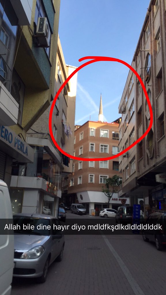 Rissamies's tweet photo. Sabah sabah yakaladığım görüntü bence bu bir işaret 😂😂 https://t.co/myK3AUqf4z