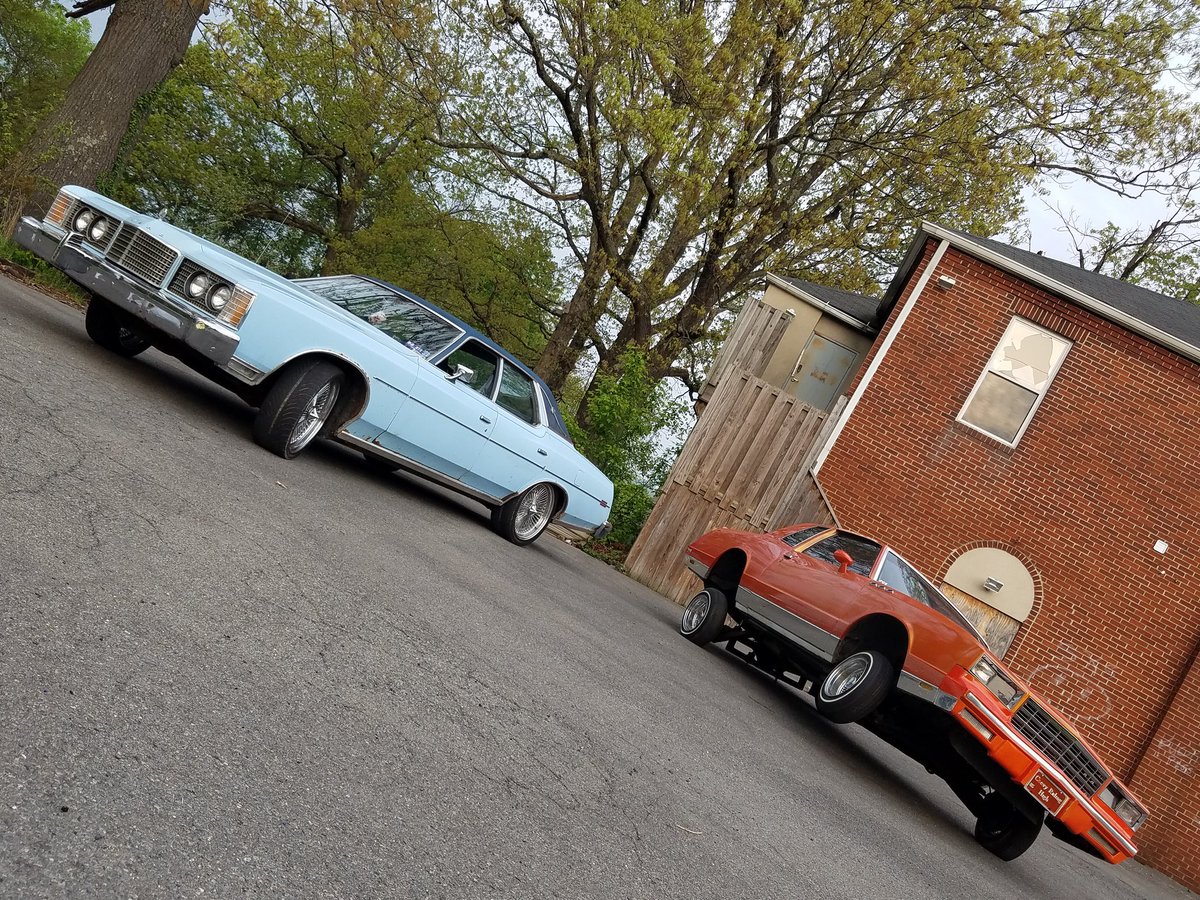 Shameless_Rick's tweet photo. "Get you a guy who can do both" #lifted #lowered #highroller #lowider https://t.co/2B1o4gXdNZ