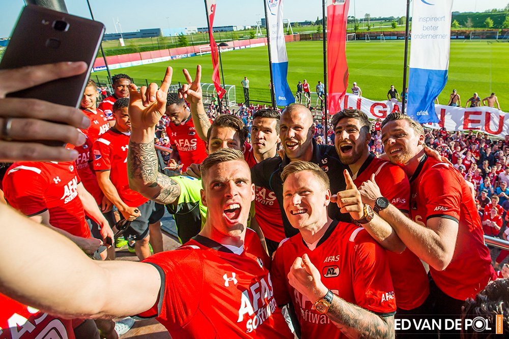 edvandepol's tweet photo. #Fotoverslag #Utrecht #AZ https://t.co/o4cGMQ5eVE @MarkusHenrix @RonVlaar4 @MattiasJ92 https://t.co/cscqg7gfIq
