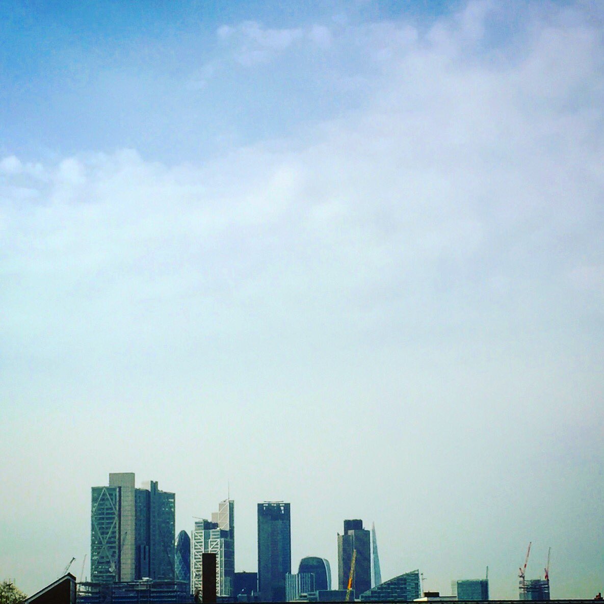KayteMitchell_'s tweet image. Ooh I love the smell of London in the morning.
Woke up to this little view...
 #TheShard #Gerkin #TheCityOfLondon