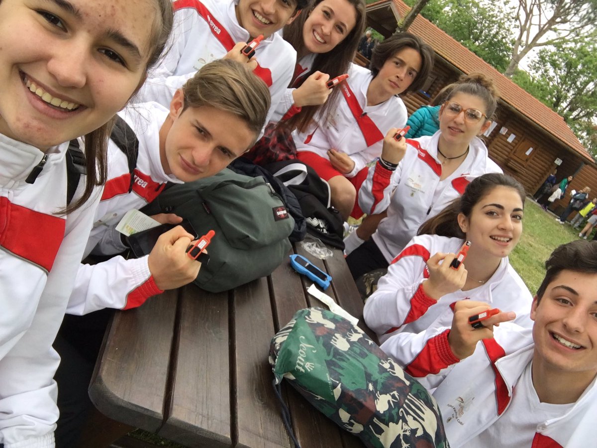 RebeccaRubertel's tweet photo. Ma cosa ci facciamo noi qua? #orienteering https://t.co/AmFXRtmCB7