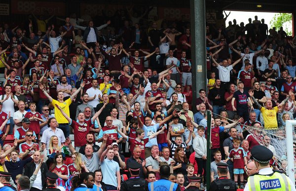 <a href="/The_MrB/">Anthony Black</a> <a href="/Steveevoblack/">Steve Evo Black</a> @ClaretJono @Gary_Claret <a href="/ClaretCarly/">Carly Chadwick</a> Photo from the LET gallery !
23, 23 undefeated !