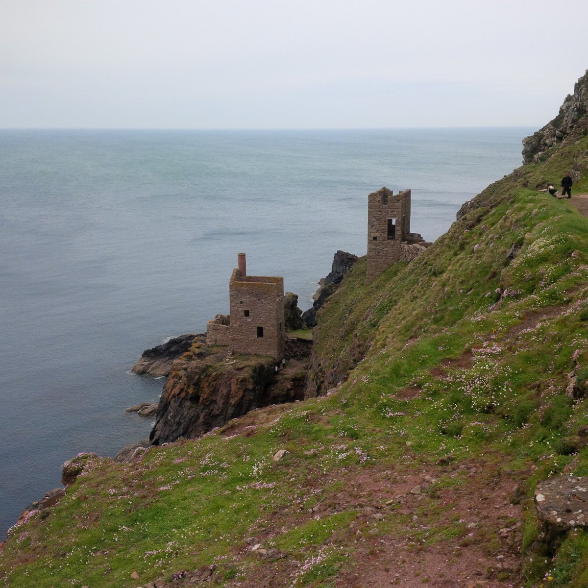 RT @vivianvassos: On the trail of #Poldark #loveCornwall @Liesa_Bissett @SelectSWtours #VivTravels @VisitBritain