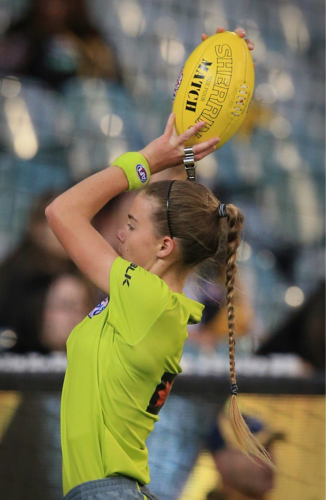 WLudbey's tweet photo. Great Vibe @AFLYouthGirls @AFLFemale @mcg @superfooty footy being inclusive of 50% of the population #success 😀💰🎯🏉☀️ https://t.co/bxbvkDWlh8
