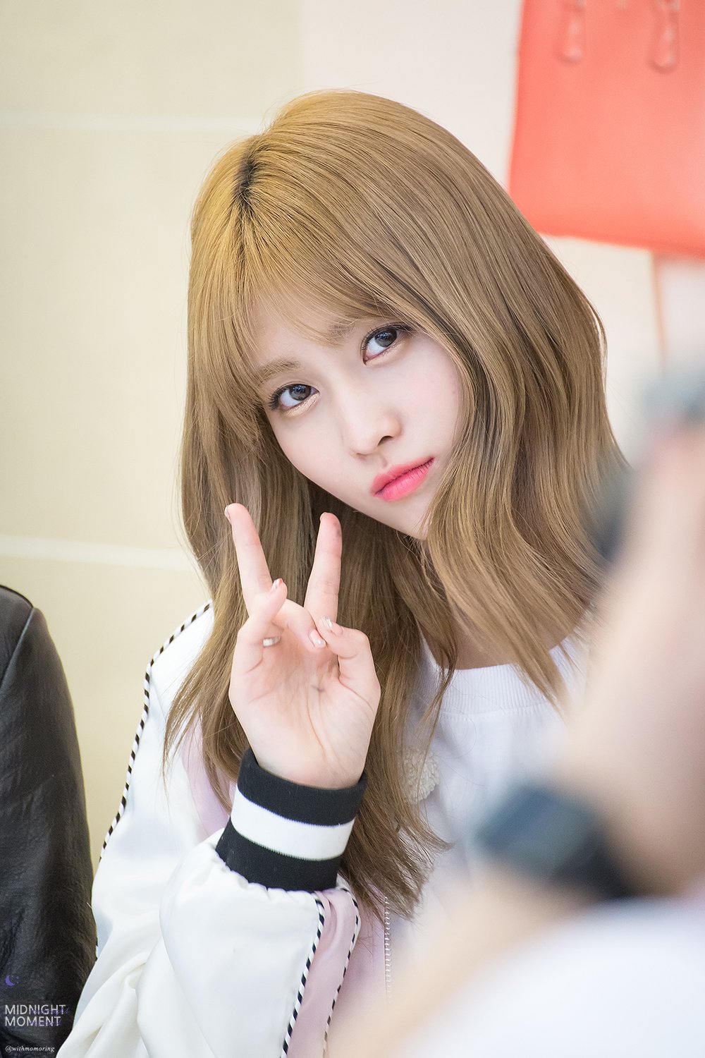 MIDNIGHT MOMENT on Twitter: "[HQ] 160415 레드체뚜 팬사인회 3pic 마지막 세장! #TWICE
