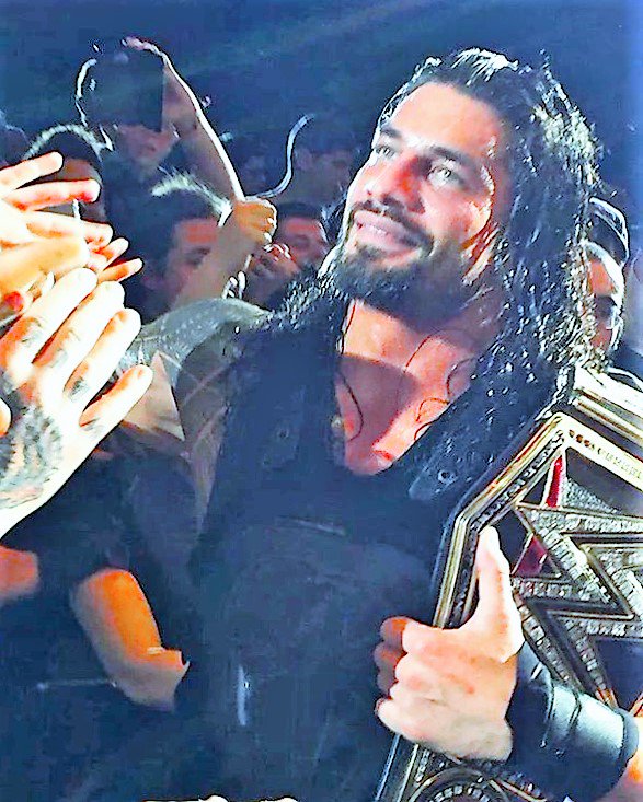 LeeshaNDessy's tweet photo. #Roman #OurChamp #SamoanBadass #HeartofGold #LuvsHisFans @WWERomanReigns @romanreigns568 @Jimmy_USOWWE @JeyWWE https://t.co/UtmQYTeXY2