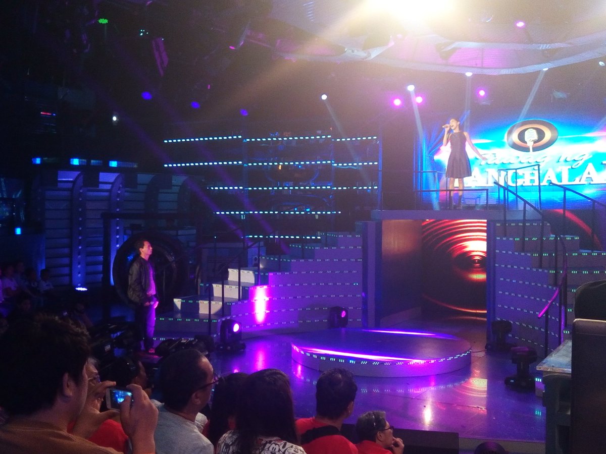 itsShowtimeNa's tweet photo. Rolando Milan with Someone Who Believes in Me VS Marielle Montellano with One Day In Your Life! #ShowtimeFUNaLo https://t.co/ZgslXdTSvo