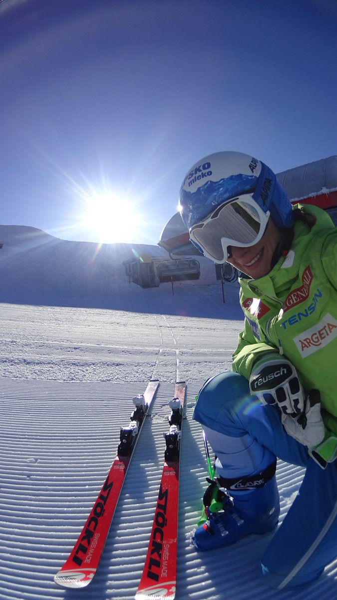 ilkastuhec's tweet photo. mondays.. 😎☉🎿💪
#alpskomleko #veriga #stoeckli #lange #alpina 📷 #sony #actioncam #mulebar #pandaHAUS #inDAHAUS https://t.co/CXiaAbEpGs