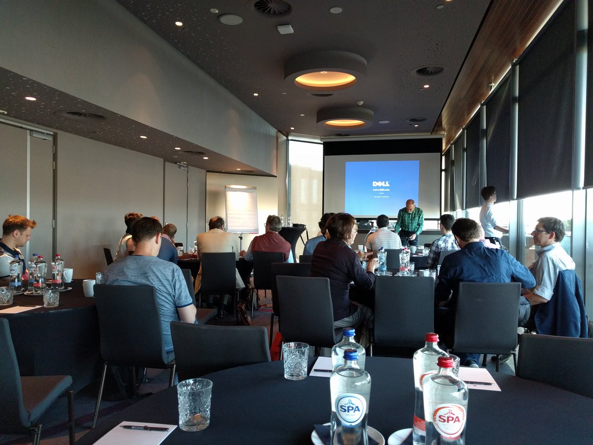 nodosenlared's tweet image. This is what a bunch of #ComplexitySystem freaks looks on monday morning #Cynefin with @snowded