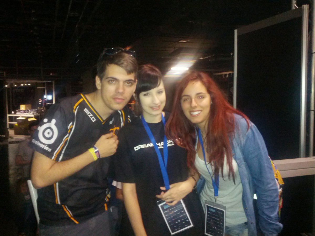 isartls's tweet photo. Pues he encontrado mas fotos perdidas :D #dreamhack2014 @Econatorz @Mewsitah @fuckthekitchen @DyrenTeshrak https://t.co/8mMbYKDI0g