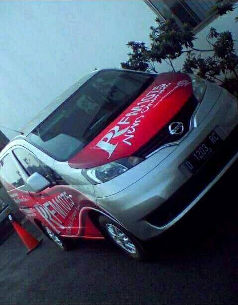 dishub_jabar's tweet photo. Hilang kendaraan milik @PRFMnews Nissan Evalia silver dgn plat nomor D 1203 RC. @dishub_kotabdg @RTMC_PoldaJabar https://t.co/abBnihdOa0