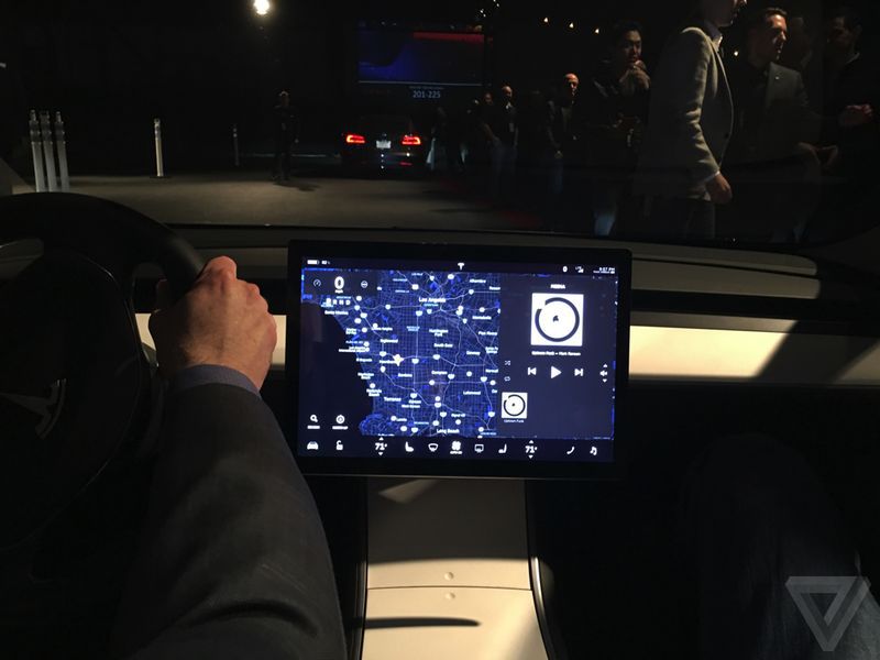 ShareThis_Media's tweet photo. Tesla Model 3 Announced For 2017 With Starting Price Of $35,000 https://t.co/GSaZb15CFR https://t.co/vwQKt4zazz