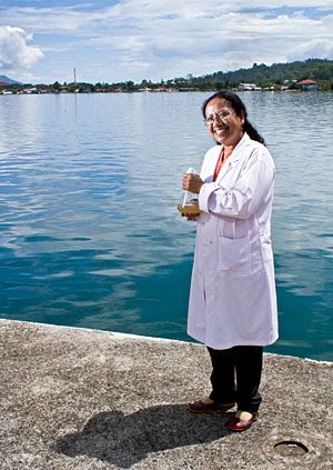 IndoFutureSoc's tweet photo. #inspirasiIFS kita hari ini adalah ibu Yosmina Tapilatu. Ilmuwan mikrobiologi laut Indonesia. https://t.co/eaiuZJG3cW