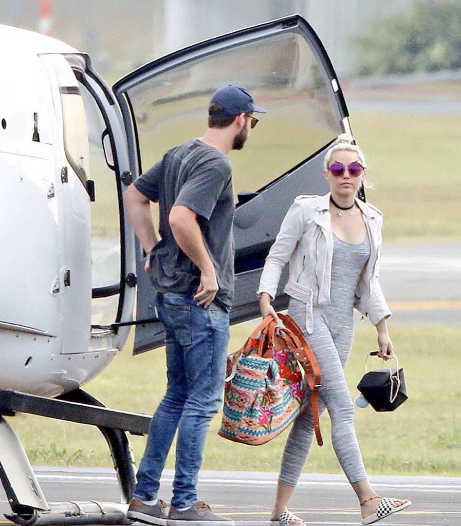 MileyHourly tweet picture