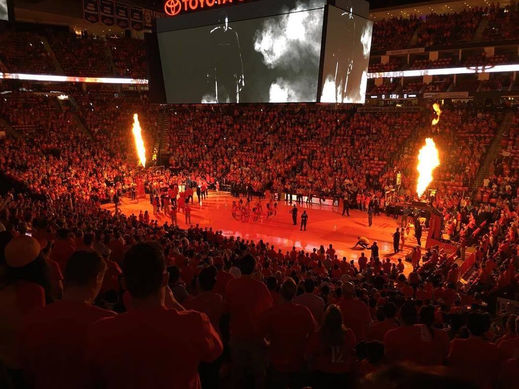 rocketsselfi's tweet image. True badass-ness doesn't need a filter #nofilter #editfree #noedit #houstonrockets #surroundyourself #nbaplayoffs b…