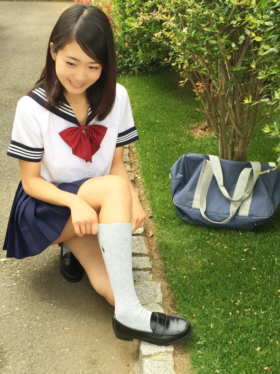 西野小春 制服 