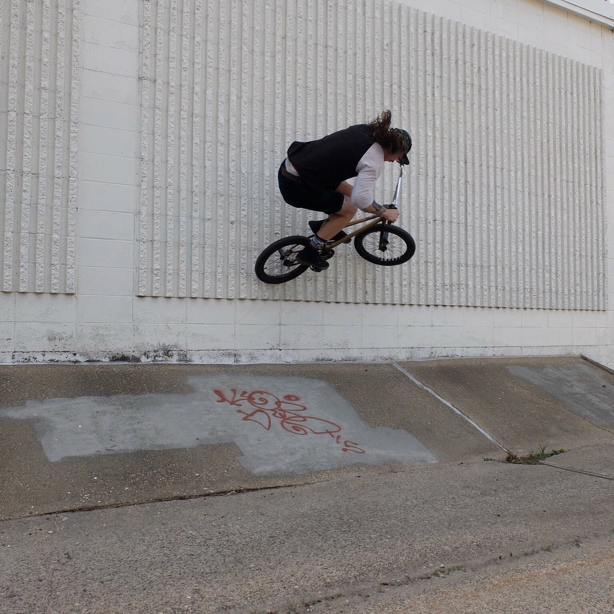 @chassilla did something other than a double peg today!  #bmx #wallride #nempls