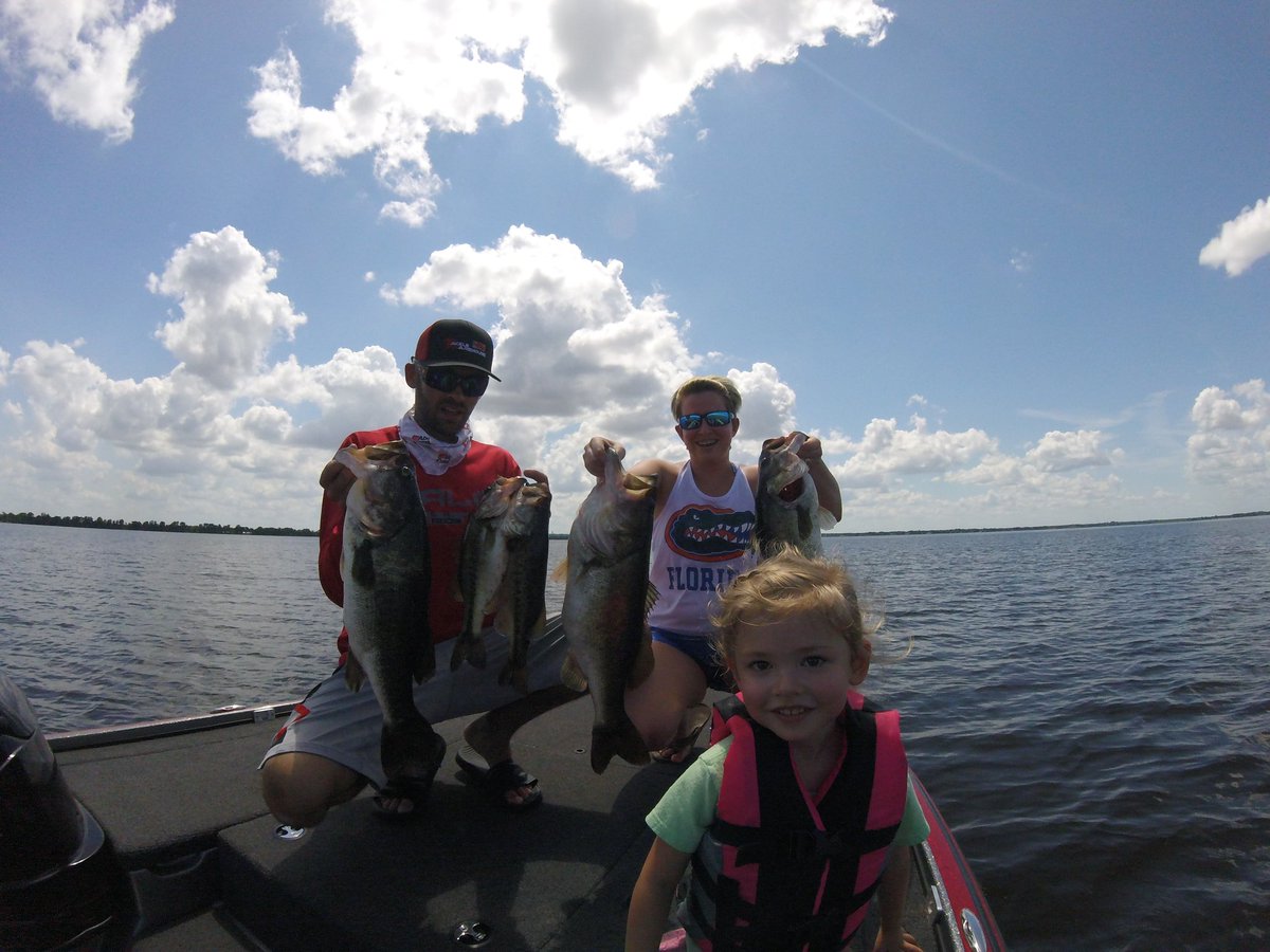 Eric_SwampLife's tweet photo. Killed em today with the fam, over 21lbs, @bass_nation @trokarhooks @abu_garcia #sundayfunday #bass #fishing #family https://t.co/kWWGSBHktC