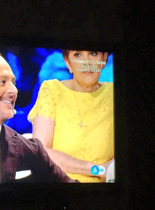Qui&eacute;n es &eacute;sta q me copia el vestido? 🙄😱 #SVDBT2 @cazamariposastv https://t.co/50cJ2w2lpj<a href="/tag/svdbt2"class="tags">#SVDBT2</a>