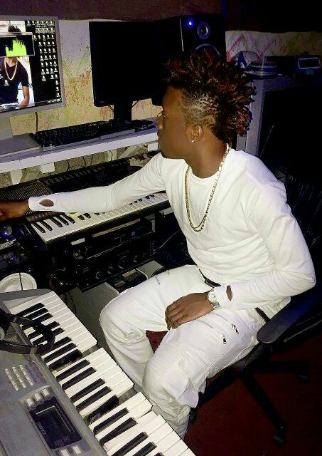 Bekey_Mills's tweet photo. Bekey Mills says Come Make We Dance...Dropping Soon...Akbek-Music #Waben #Koo Ntakra #Chapterbeatz https://t.co/nVp01LjRga