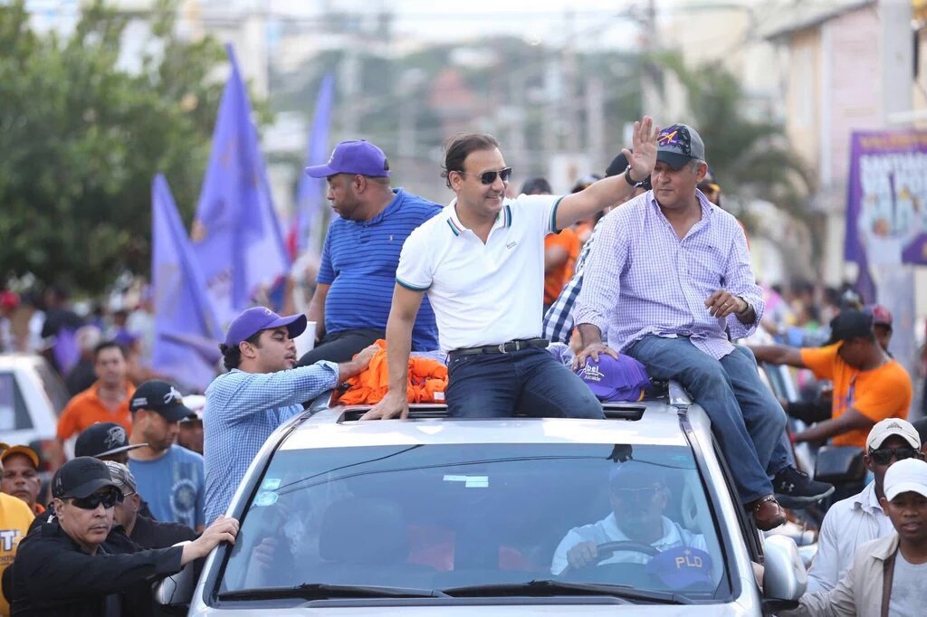 Fernan2bonilla's tweet photo. La Yaguita, Pastor, Bella Vista y la Herradura con @DaniloMedina @JCesarValentin @AbelMartinezD #Distrito2DeValentin https://t.co/DIyUrf30XQ