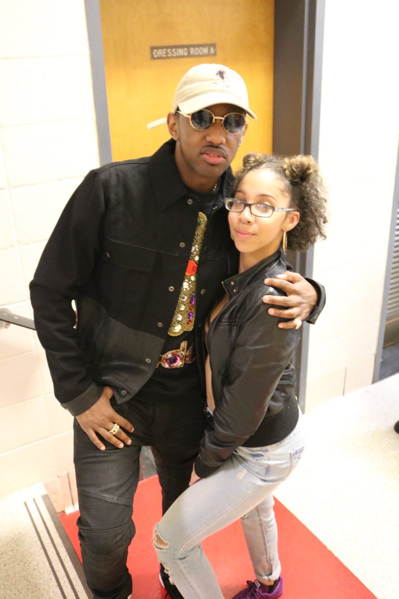 BernieeTheMac's tweet photo. Fab, you definitely had umes lit #Springfest2k16 @myfabolouslife https://t.co/QfnpKTSBXO