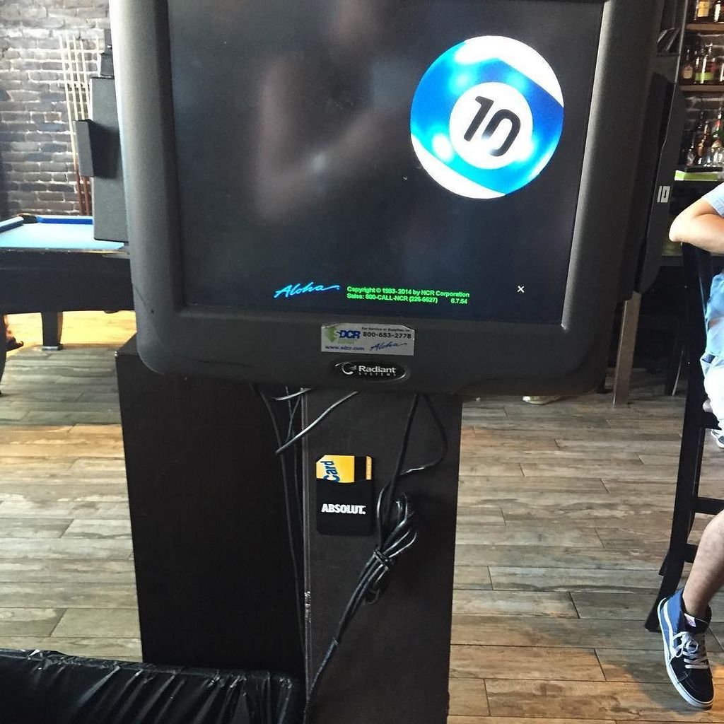 PatrickKuzara's tweet image. What doesn't belong? #MTASUX #ThatShitIDontLike ift.tt/24gRmkn