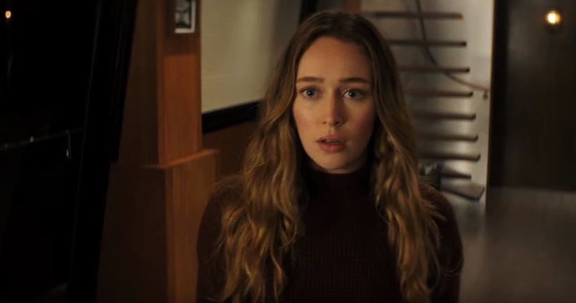 DebnamCarey's tweet image. #FearTWD @FearTWD sweater love.