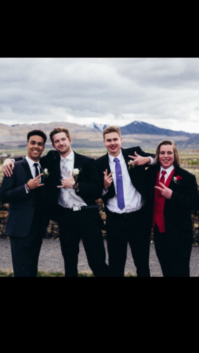 braydenssmith's tweet photo. Thanks so much for such a great senior prom rach! Loved my group! https://t.co/kS5z52OKPt