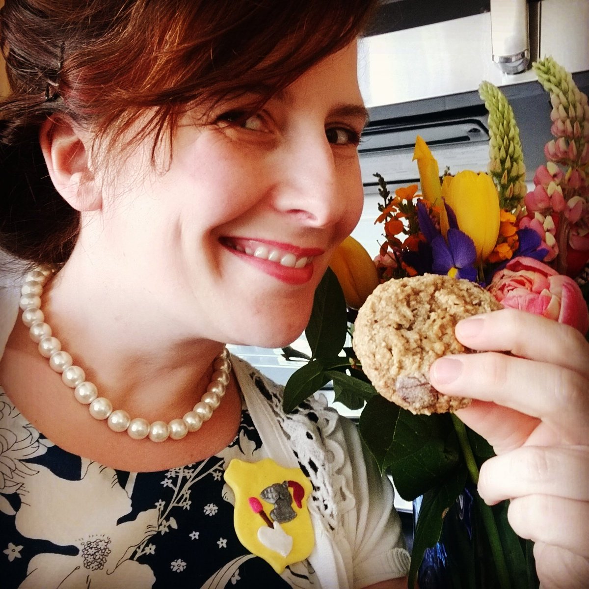 JennSandercock's tweet photo. Filming a trailer for The Order of the Oven Mitt, one of my #edibleGames #GrandKnight #IndieCade #broochDiary https://t.co/JC2IoUuQiF