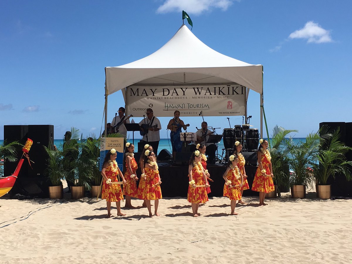 Aloha <a href="/WBSHawaii/">Waikiki Beach Services</a> <a href="/MayDayWaikiki/">May Day Waikiki</a> beautiful day! #maydaywaikiki