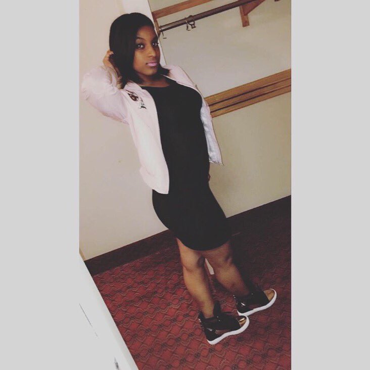crownmetay___'s tweet photo. 🤘🏽💘 https://t.co/HT8O5Eppjd