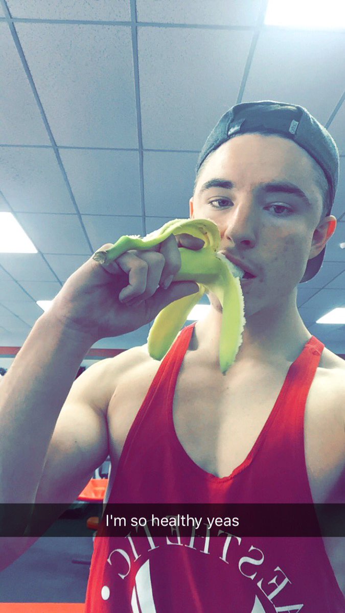 DeitrichLohman's tweet photo. Fruit diet #LetsGetBetterTogether 😜 https://t.co/M6fxp3jIga