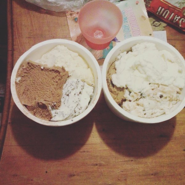 DreamTonight_96's tweet photo. Helado 🍨 https://t.co/NyZF2jCbn0