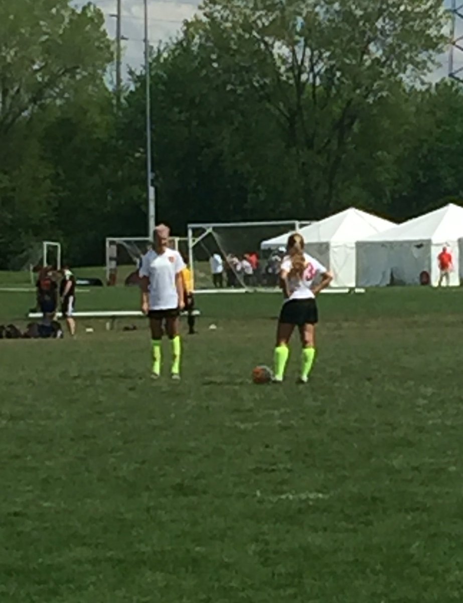 FCPride01G_ECNL's tweet photo. Emily- "Ummm, Elizabeth...how do we kickoff?" 
#DefenderProblems https://t.co/xn9e7s83oo