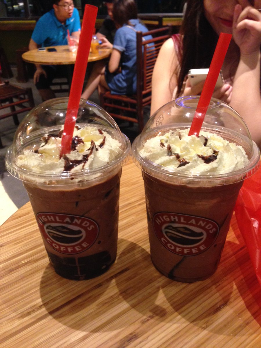 Cherrymeows's tweet photo. #highlandcoffee #chocolate #with #myfriend https://t.co/O1TfCEVERG