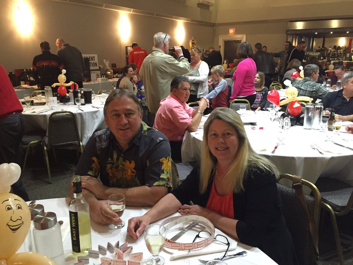 SherryRMadden's tweet photo. Too great combinations #family &amp; #fundraising @RedRoofRetreat Pasta Dinner 2016 https://t.co/NhxroFot0Q
