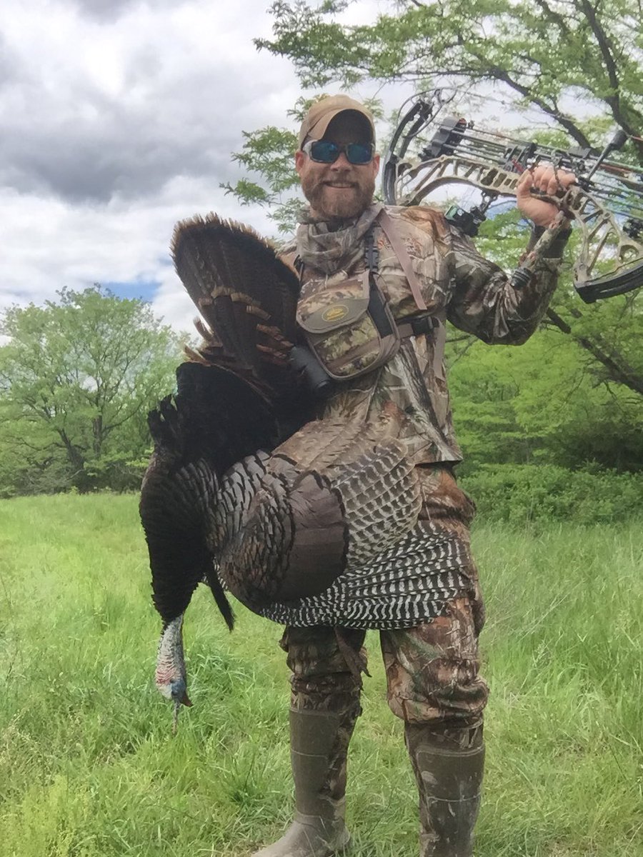 stetshirky's tweet photo. Tagged out, spot and stalk style! @Hann_Made_Calls @J_S_Daugherty @hardy_facepaint @BowtechArchery https://t.co/KAZTp53M8u