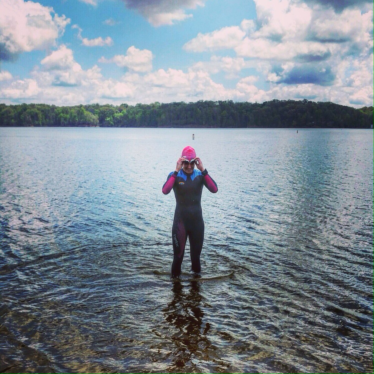 NickieLuse's tweet image. What 62.5degrees gives you @OhioStateParks , a private lake and numb fingers! #thisisourlab #poolopeningday