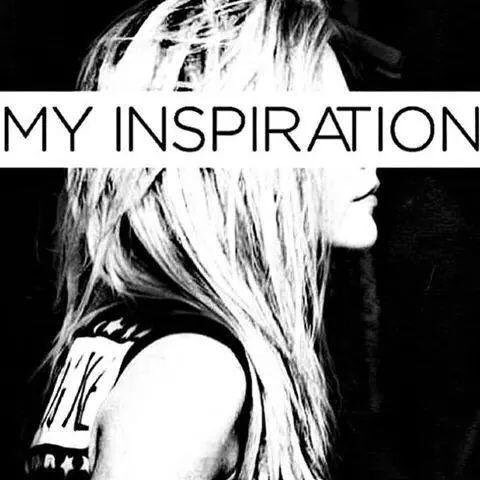 AbbeyRamona's tweet image. .@AvrilLavigne ❤️