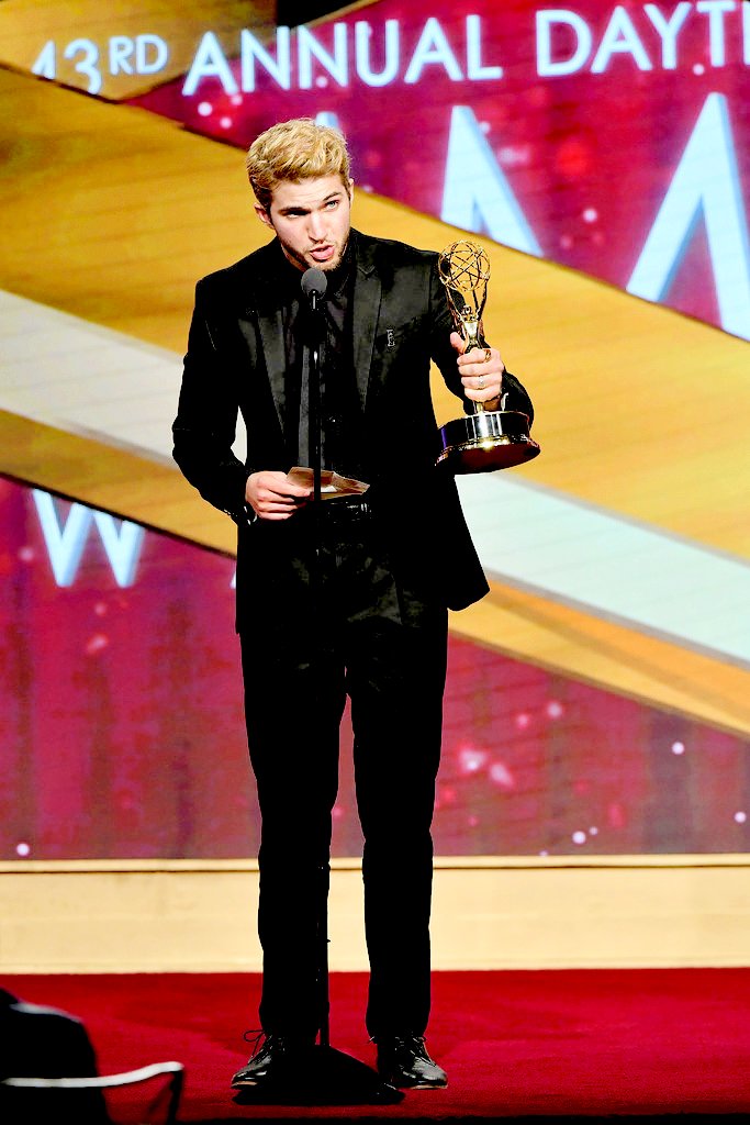 fyeahGH's tweet photo. .@bryan_craig wins. #youngeractor #daytimeemmys #GH https://t.co/ijM8eUEc3G