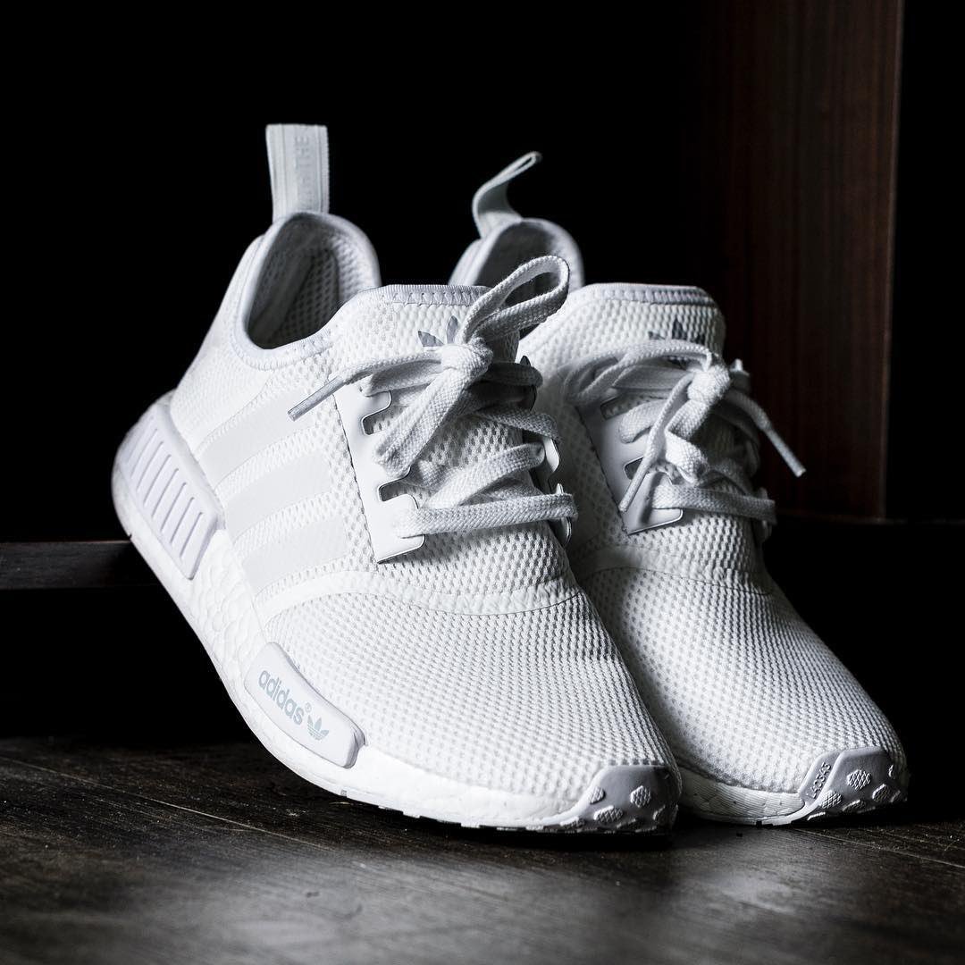 TODAYSHYPE's tweet photo. #SOLEHYPE: Triple White via @itswilso for #TODAYSHYPE

Visit https://t.co/IPS0t7Uz27 for sneaker details https://t.co/W6k6l47P5A