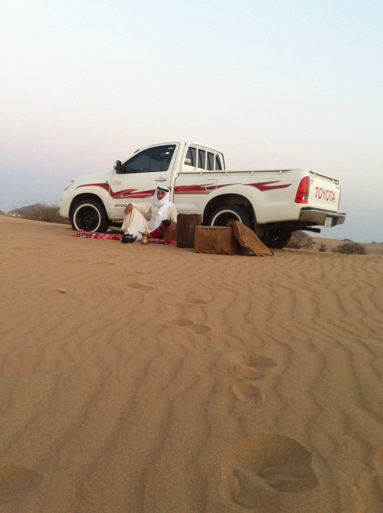 يومن خلان الرخاء هملوني ركبت واركبت المغربل من الناس من فوق .................