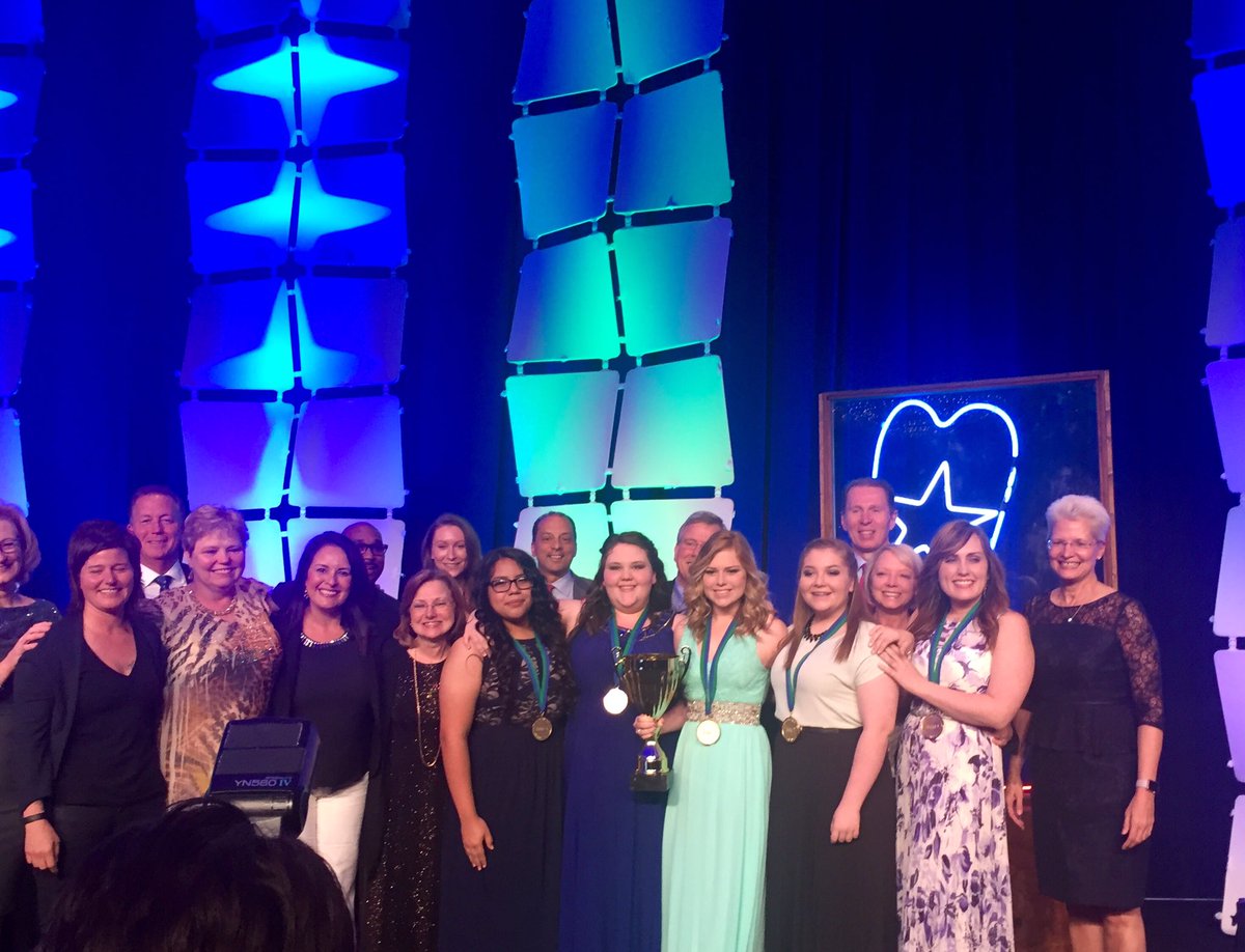 TXRestaurants's tweet photo. And your national champs for management are the ladies of New Caney High School! #txprostart #NPSI2016 #TRAEF https://t.co/8tbymUxOB4