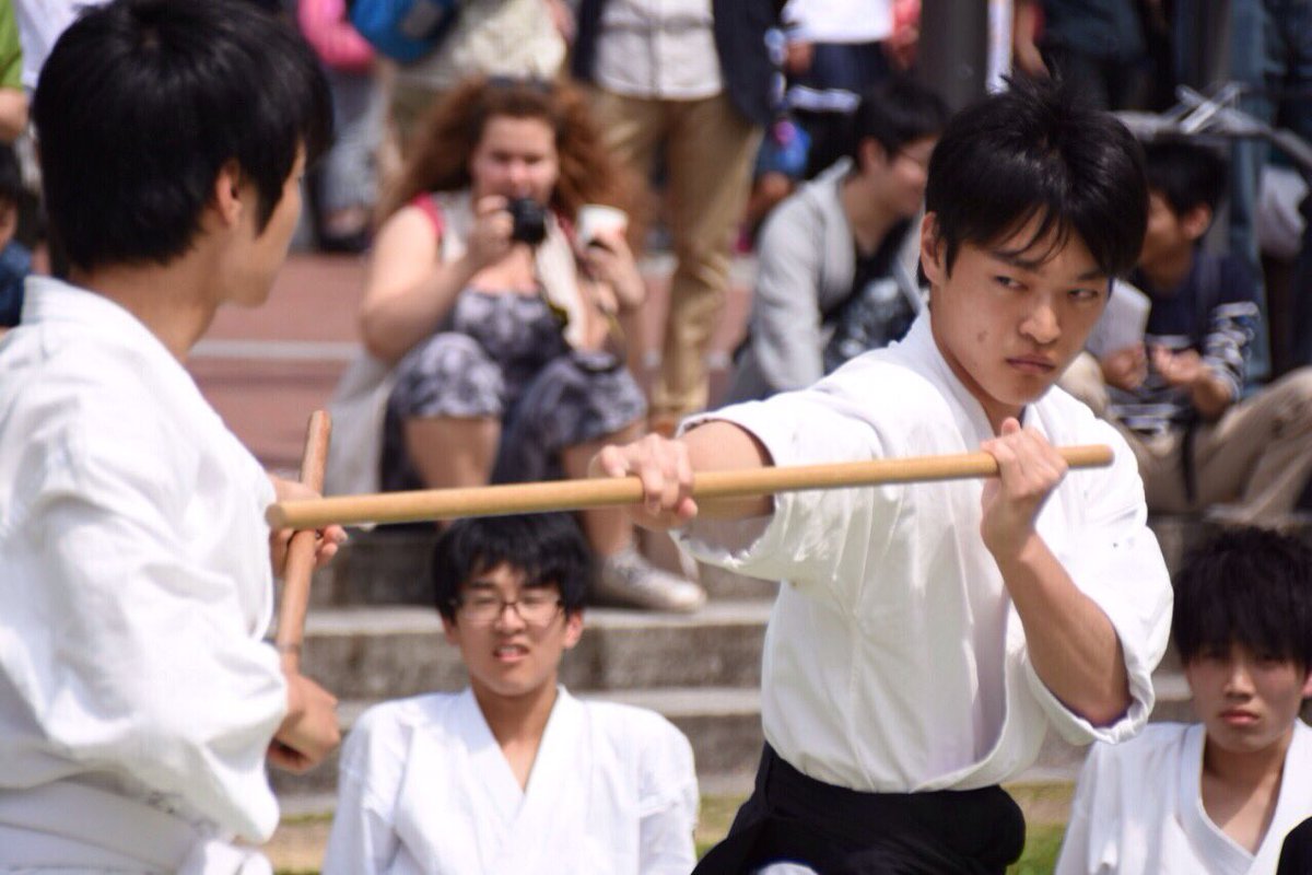 阪大合気道サークル Na Twitteru 昨日の演武を見に来てくださった皆様 ありがとうございます この期にちょっとでも合気道に興味を持った方はぜひ体験稽古にお越しください 性別学年 大学 関係なくいつでも誰でも歓迎します ﾃﾞｭｰﾝ ｗｗｗ 三